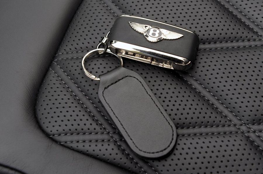  Bentley Continental GTC 2012 года  (фото 70 из 141)